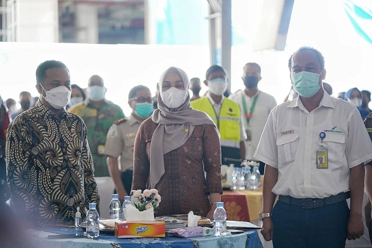 Plt Gubernur Hadiri Deklarasi Wajib Vaksin di Bandara Sultan Hasanuddin